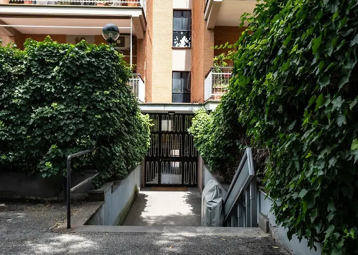 Vatican Quiet With Garden & Parking Apartment Rome